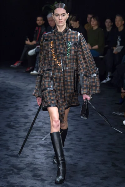 Look 1